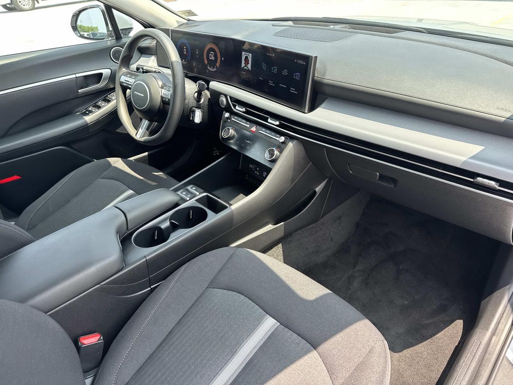 2025 Hyundai Sonata SEL - 11