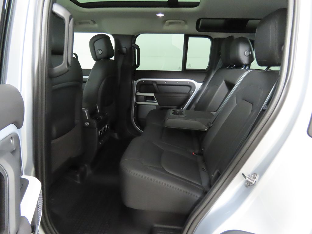 2024 Land Rover Defender 110 22
