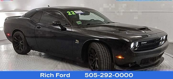 Pitch Black Clearcoat 2022 Dodge Challenger R/T Scat Pack RWD Coupe Rear-Wheel Drive 8-Speed Automatic