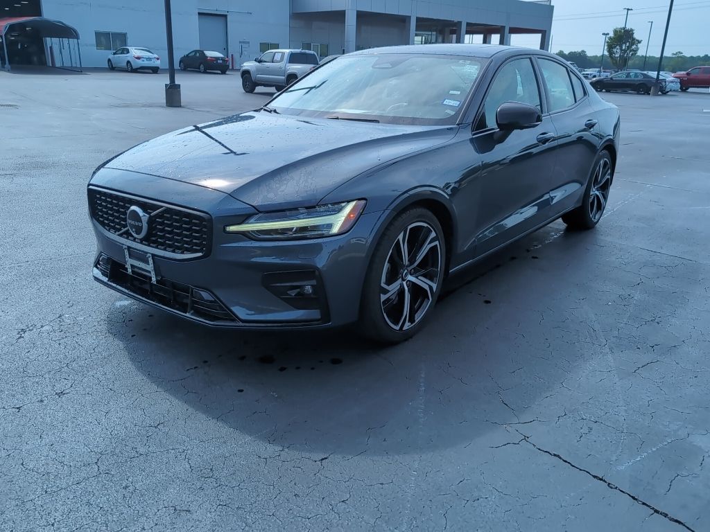  2024 Volvo S60 B5 Plus Dark Theme FWD   
