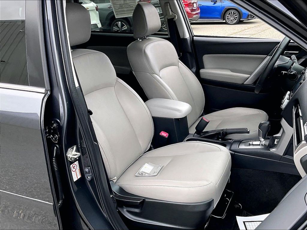 2017 Subaru Forester — photo 11