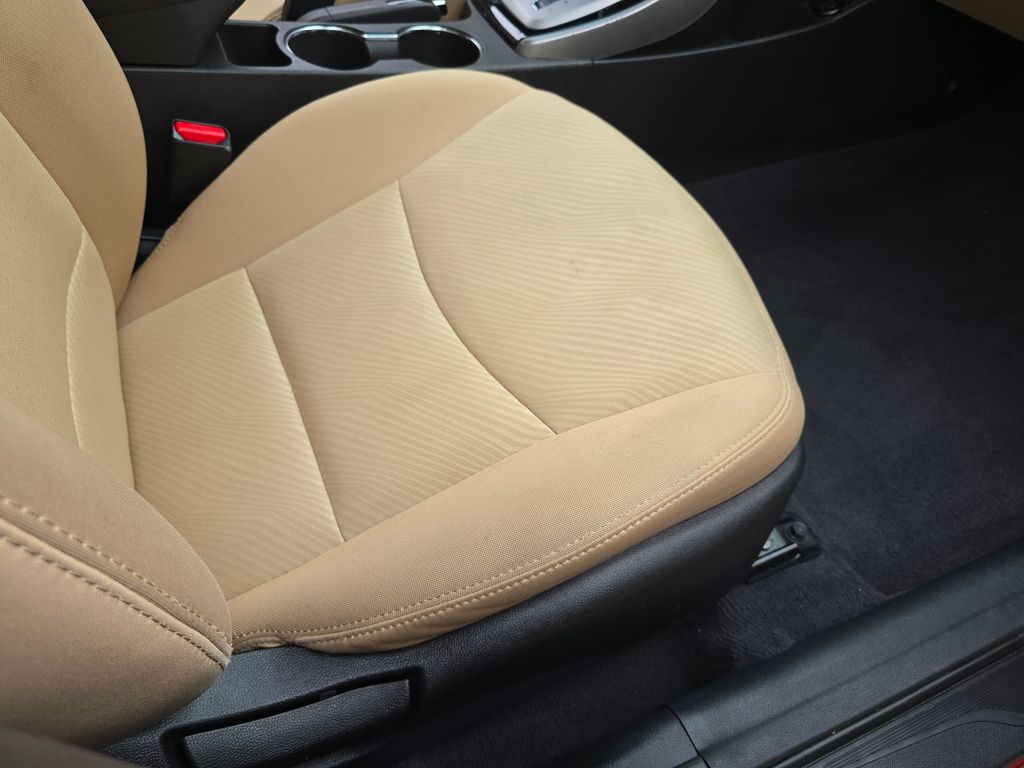 2013 Hyundai Elantra GLS photo 23