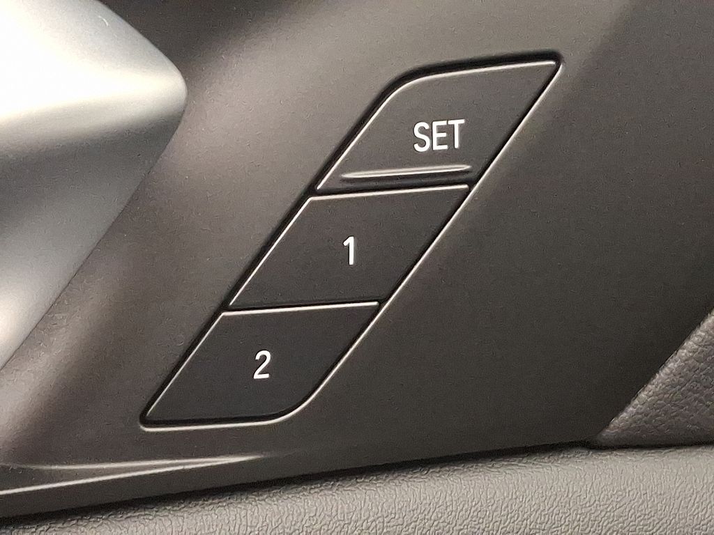 Thumbnail: 2023 BMW X5 - 29