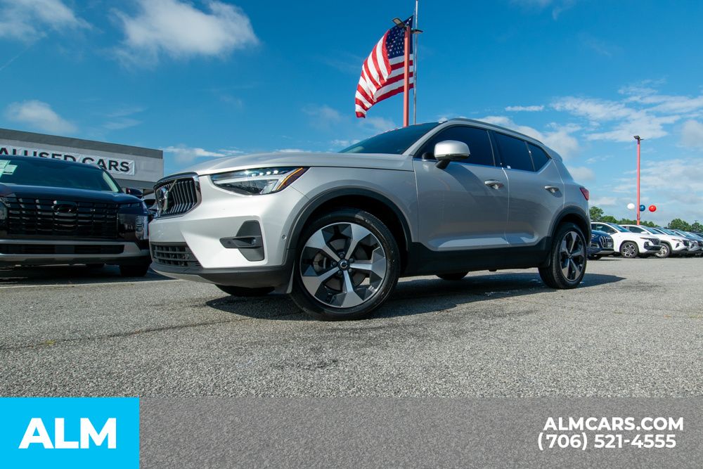 2023 Volvo XC40 Plus photo 41