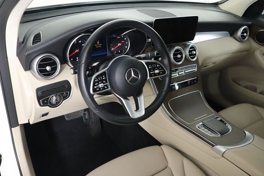 2022 Mercedes-Benz GLC 300 9