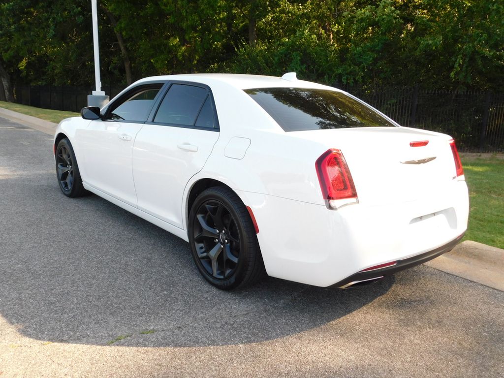 Thumbnail: 2021 Chrysler 300 - 9