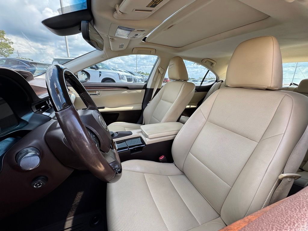 Used 2017 Lexus ES Sedan
