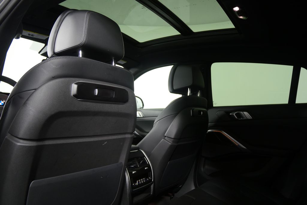 Thumbnail: 2025 BMW X6 - 18