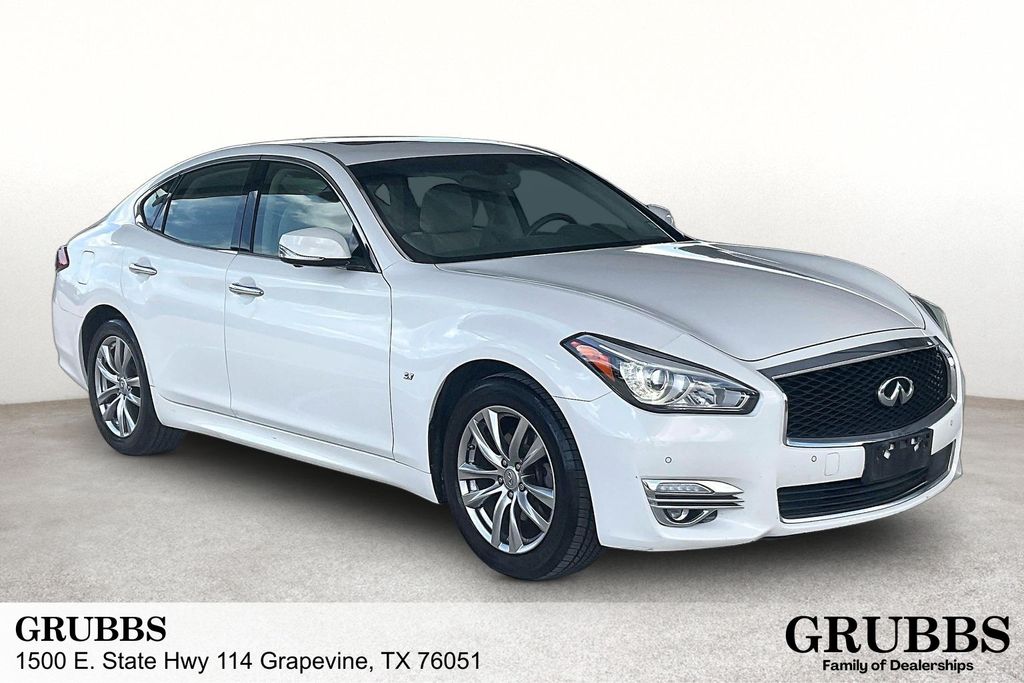 2015 INFINITI Q70 3.7 RWD