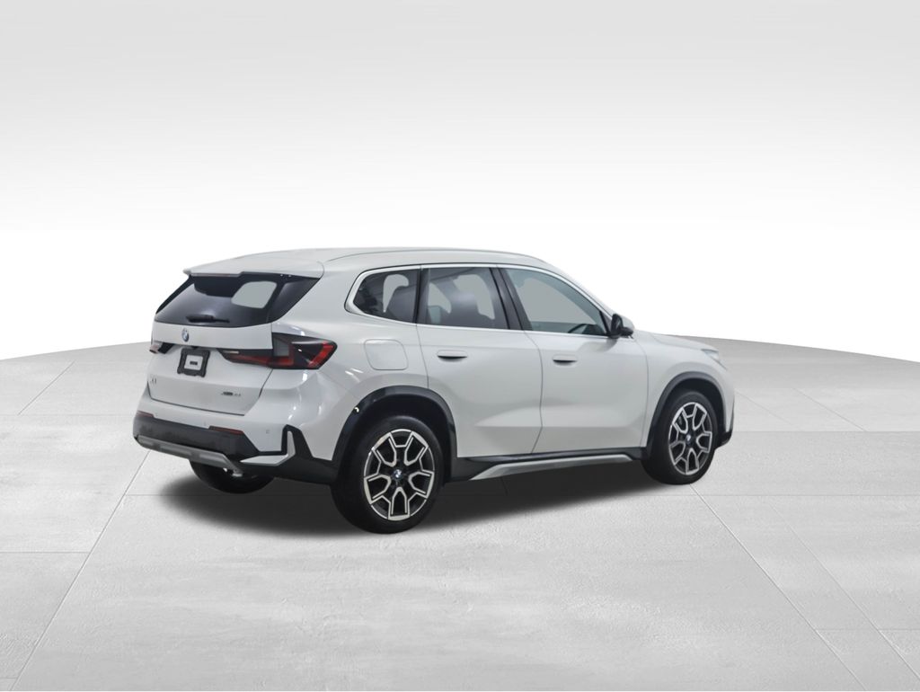 Thumbnail: 2023 BMW X1 - 5