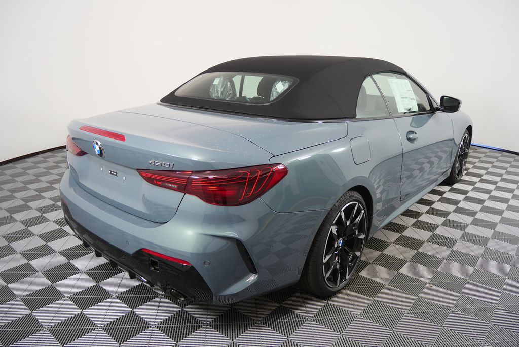 Thumbnail: 2026 BMW 4 Series - 4