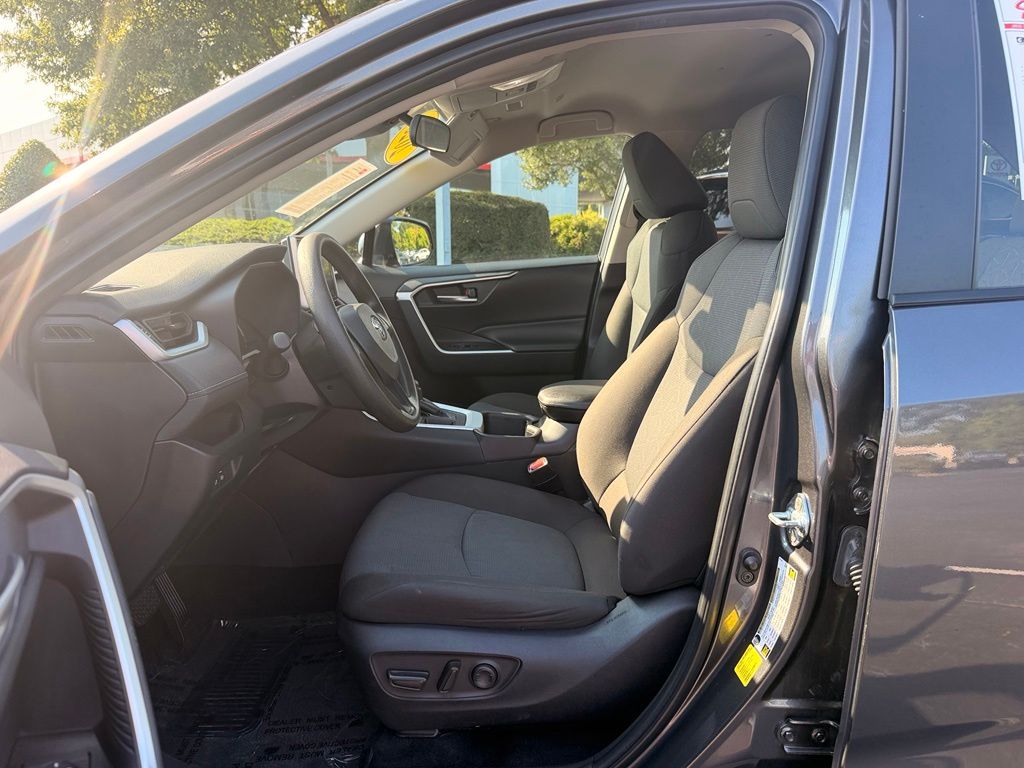 2025 Toyota RAV4 XLE Magnetic Gray Metallic - Jim Hudson Acura - Image 23