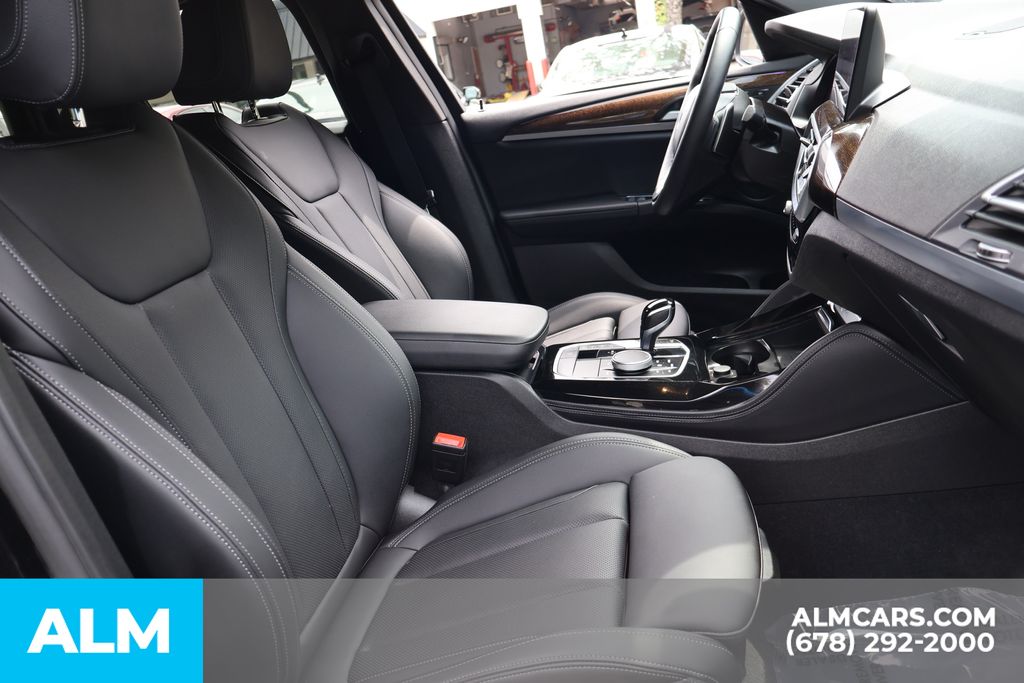 Used 2025 Black BMW xDrive30i image 29