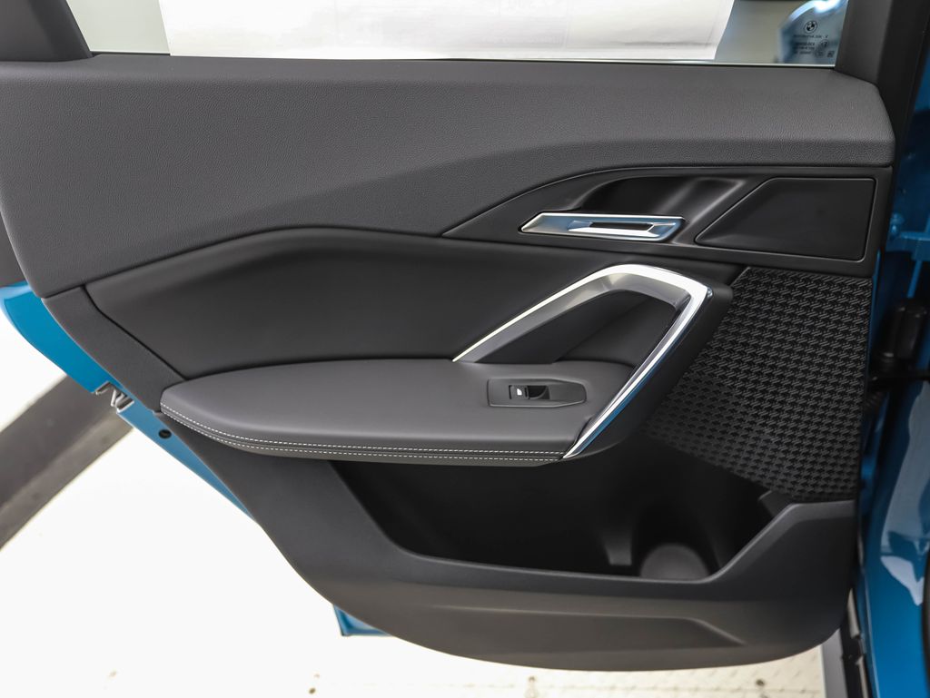 2025 BMW X1 xDrive28i 18