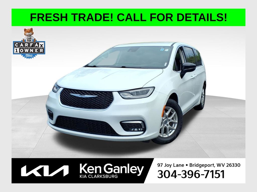 Bright White Clearcoat 2024 Chrysler Pacifica Minivan Front-Wheel Drive 9-Speed Automatic