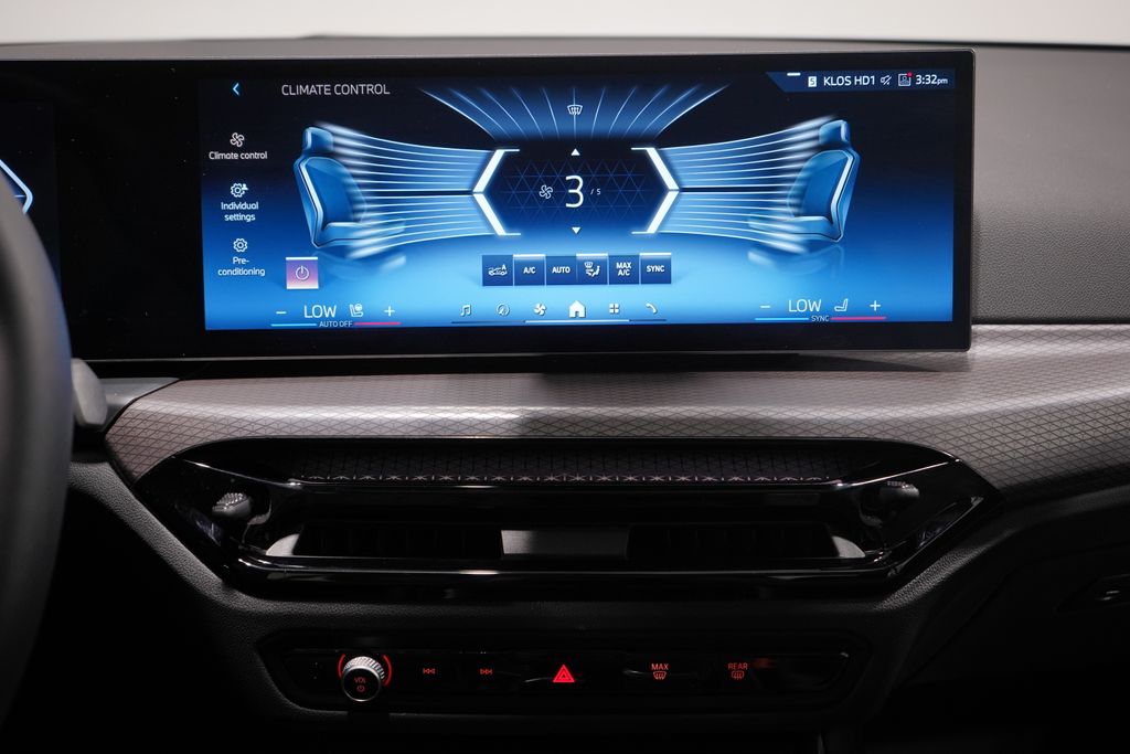 Thumbnail: 2025 BMW 3 Series - 13