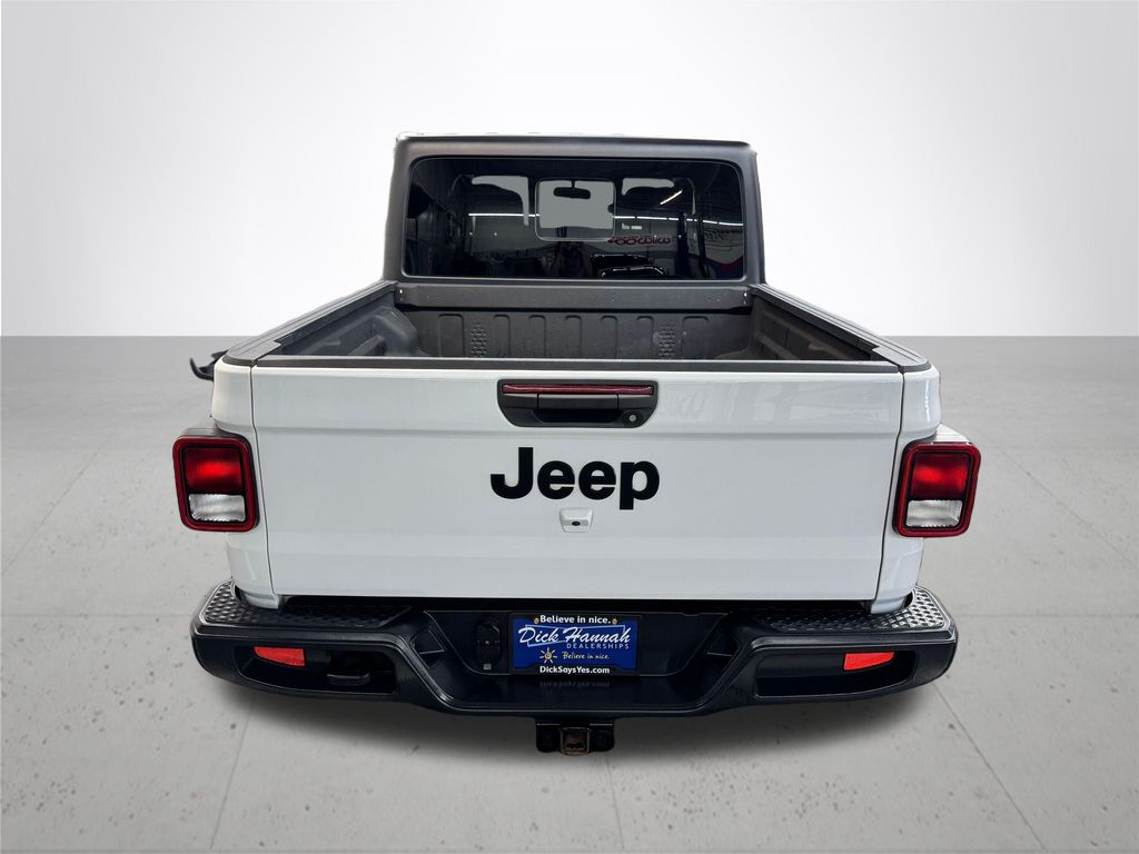 2022 Jeep Gladiator Sport