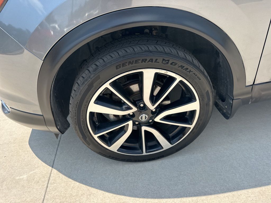 2017 Gun Metallic Nissan Rogue Sport SL FWD SUV