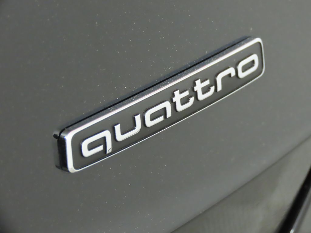 Thumbnail: 2025 Audi Q3 - 10