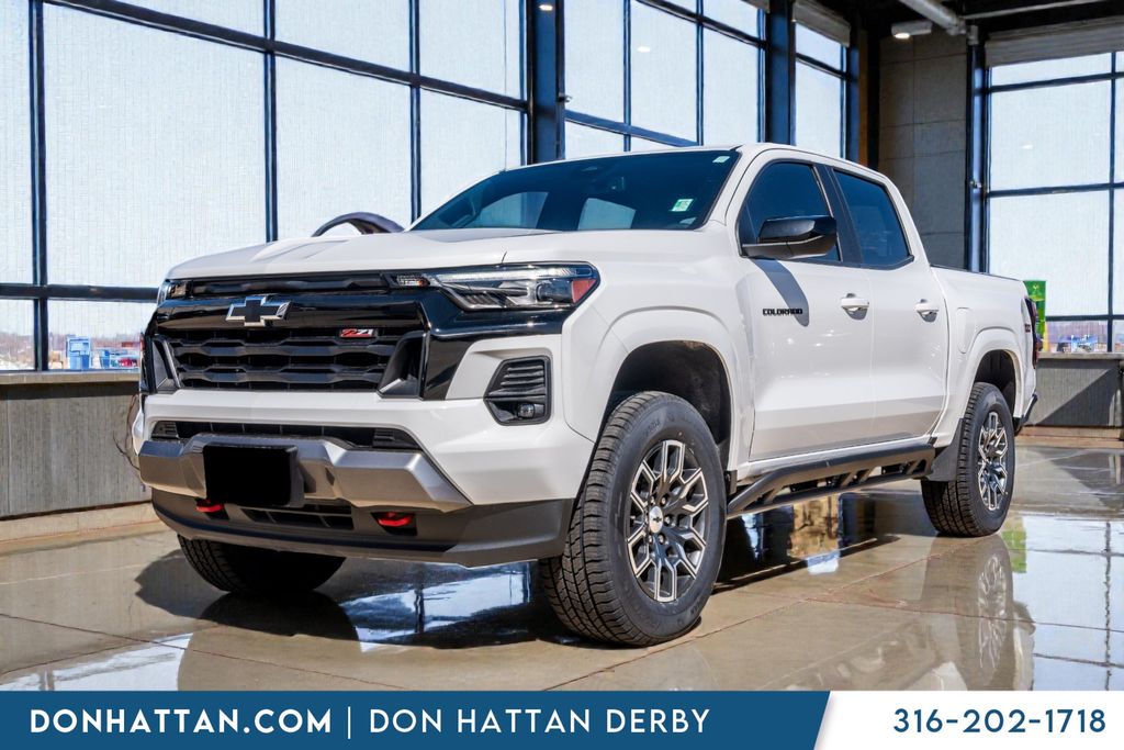 Summit White 2023 Chevrolet Colorado Z71 Crew Cab 4WD Pickup Truck Four-Wheel Drive 8-Speed Automatic