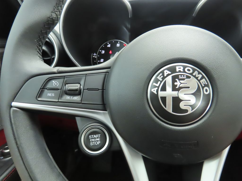 2019 Alfa Romeo Giulia Ti 11