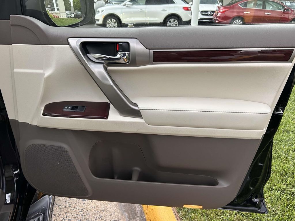 Thumbnail: 2014 Lexus GX - 21
