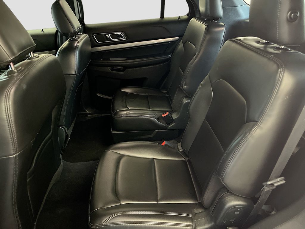 Used 2019 Black Ford XLT image 25