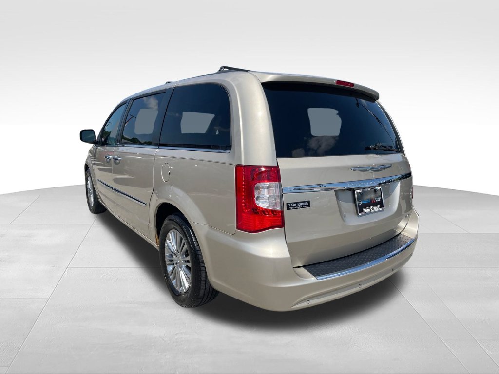 2013 Chrysler Town & Country #8