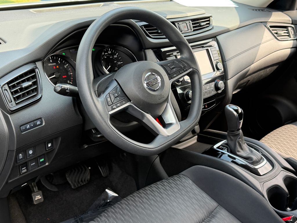 Thumbnail: 2020 Nissan Rogue - 16