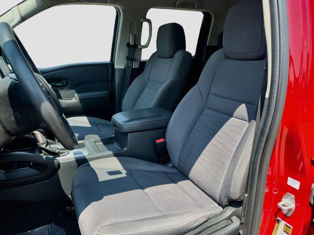 Used 2022 Red Nissan S image 19