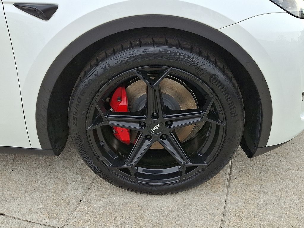 Thumbnail: 2023 Tesla Model Y - 8