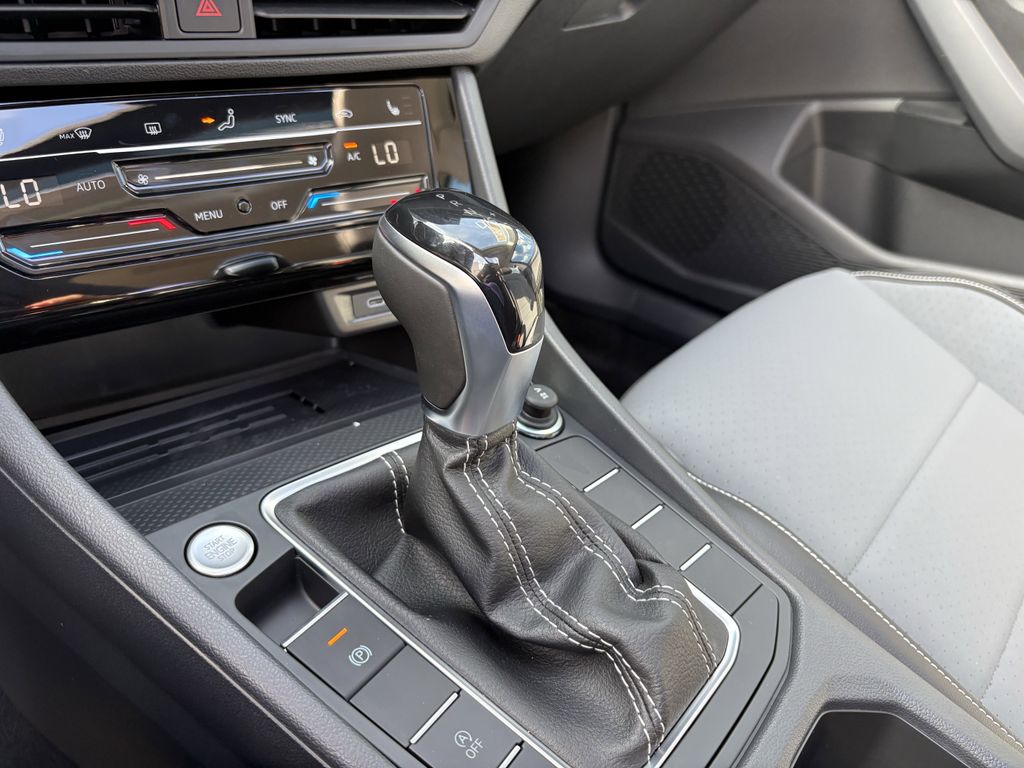 New 2026 Deep Black Volkswagen 1.5T SE image 19