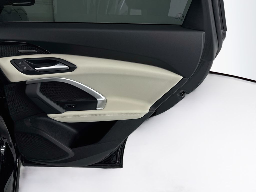 Thumbnail: 2025 Audi Q5 - 26
