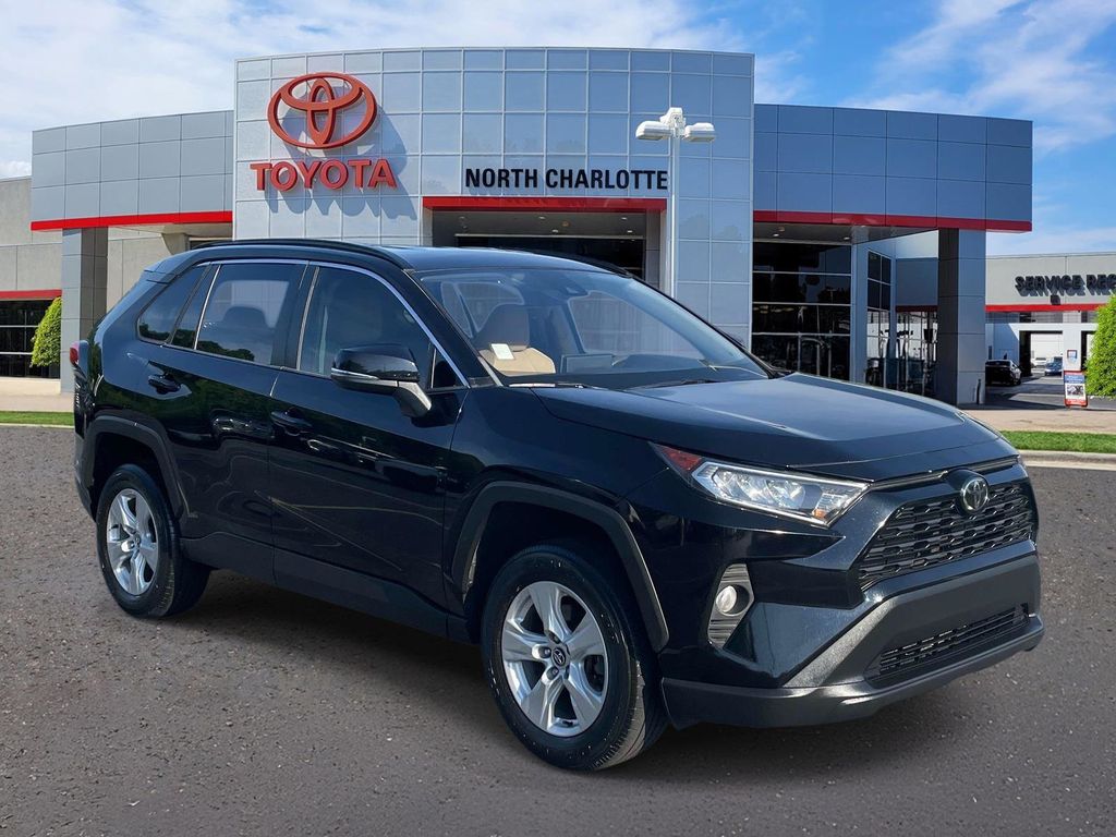 2021 Toyota RAV4 XLE FWD
