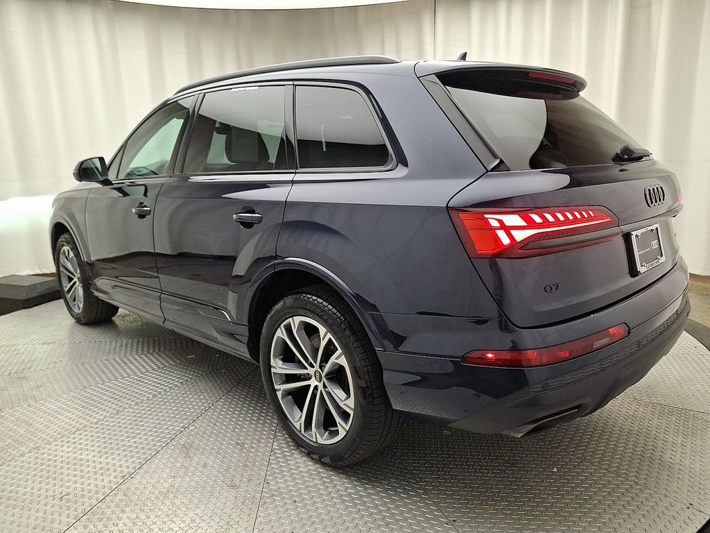 Thumbnail: 2025 Audi Q7 - 6