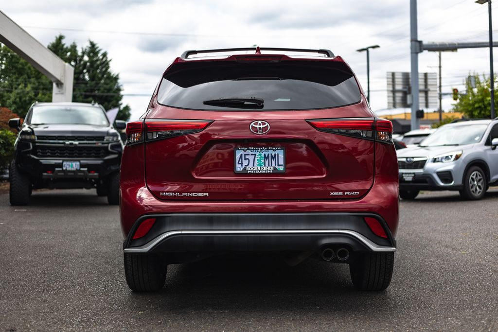 2021 Toyota Highlander XSE thumbnail 8