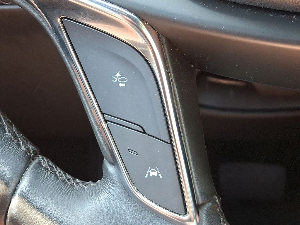 Thumbnail: 2021 Cadillac XT5 - 24