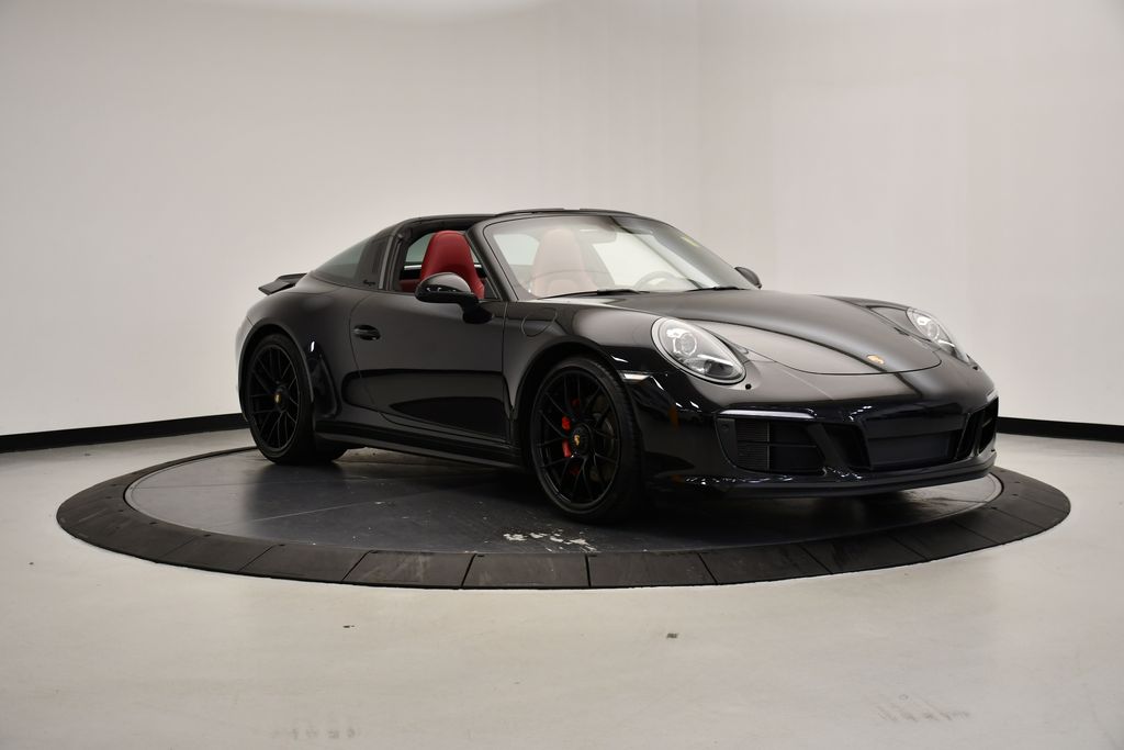 Thumbnail: 2018 Porsche 911 - 17