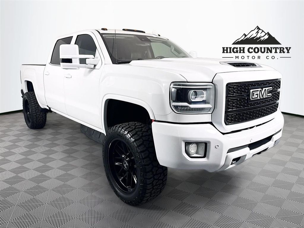 Summit White 2019 GMC Sierra 2500HD Pickup Truck Four-Wheel Drive 6-Speed Automatic