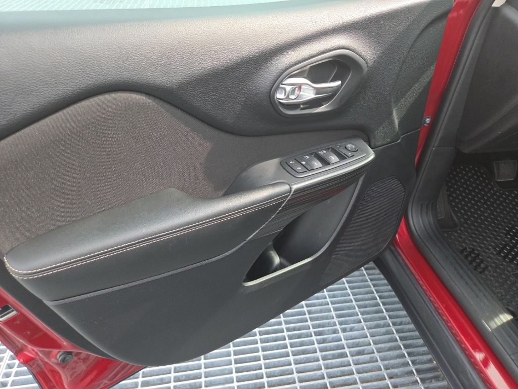 Used 2017 Red Jeep Sport image 13