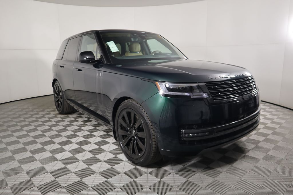 2025 Land Rover Range Rover SE 3