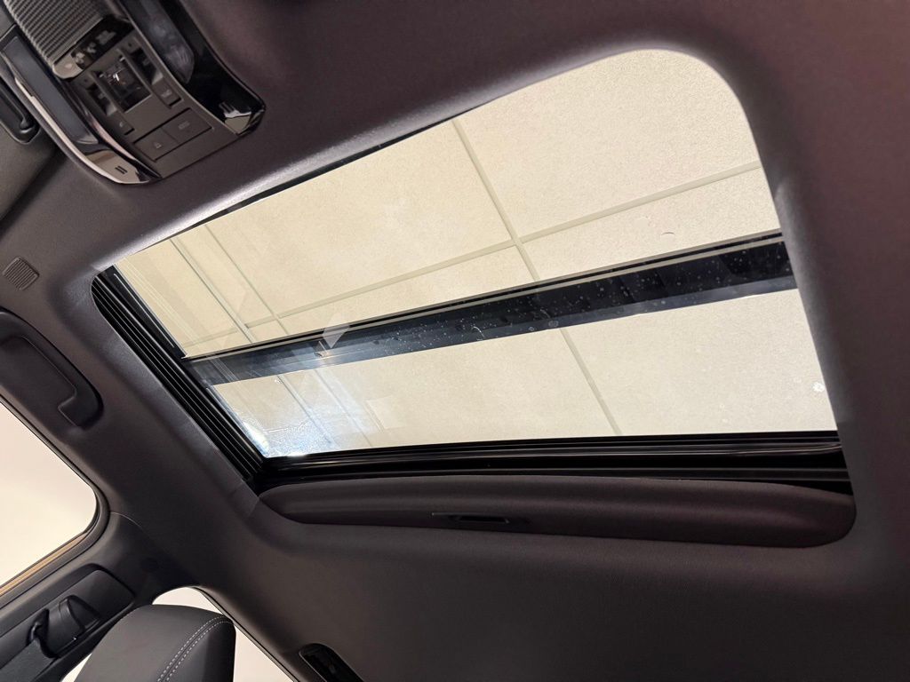 Thumbnail: 2025 Toyota Land Cruiser - 18