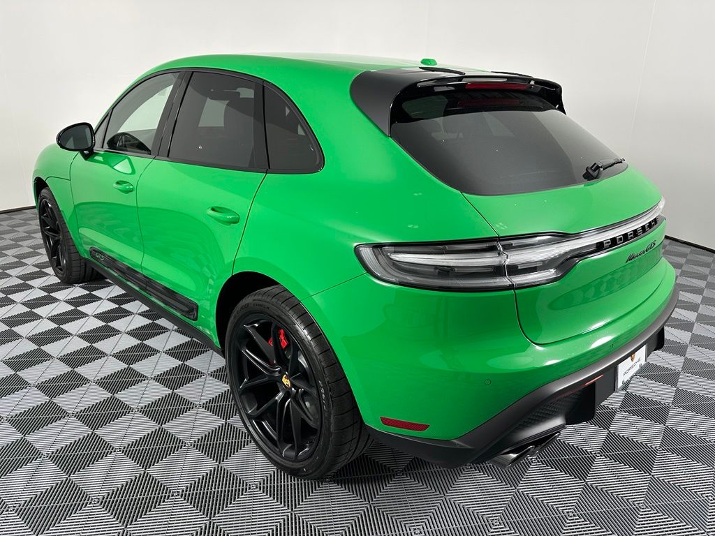 Thumbnail: 2026 Porsche Macan - 3