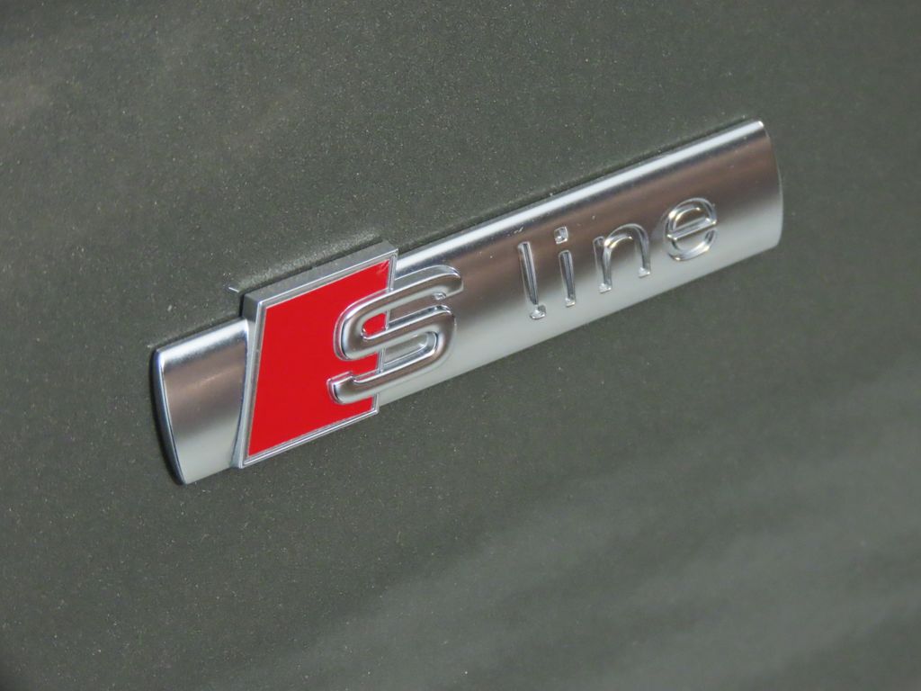 Thumbnail: 2023 Audi Q5 - 12