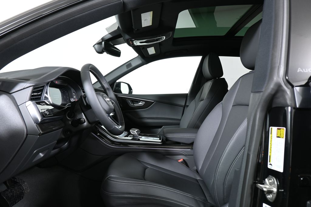 Thumbnail: 2026 Audi Q8 - 3