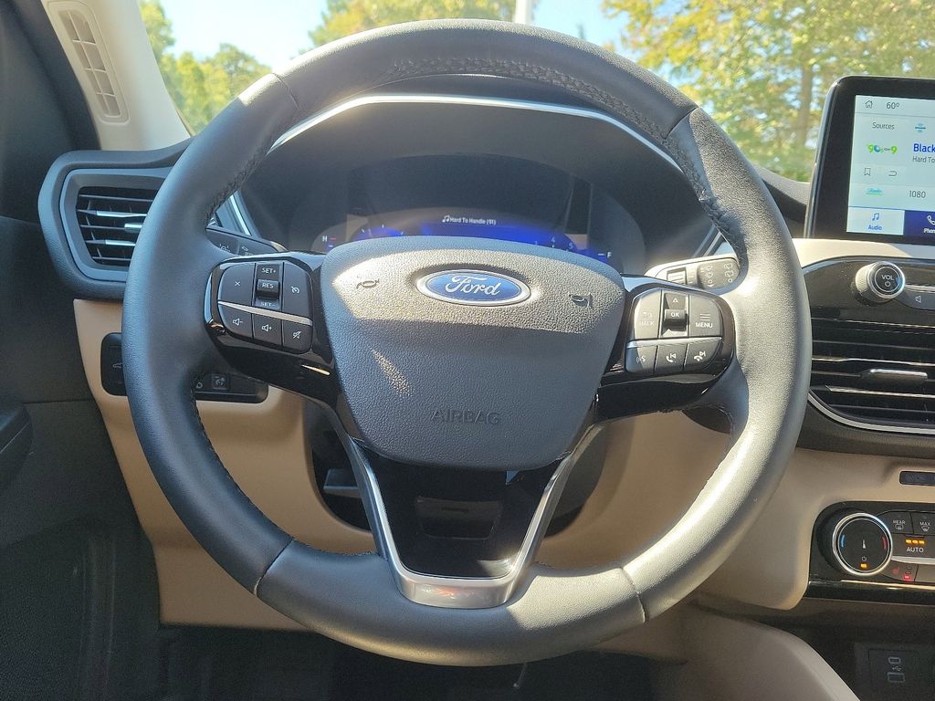 2022 Ford Escape SEL 18