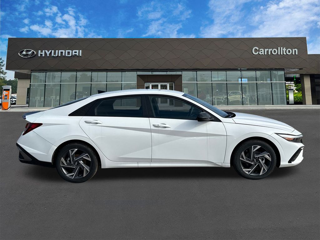 Certified Used 2025 White Hyundai SEL Sport image 4