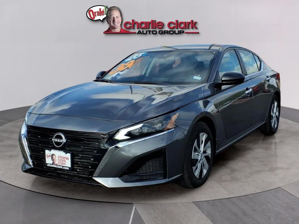 Gray (Gun Metallic) 2025 Nissan Altima 2.5 S FWD Sedan Front-Wheel Drive Continuously Variable Transmission