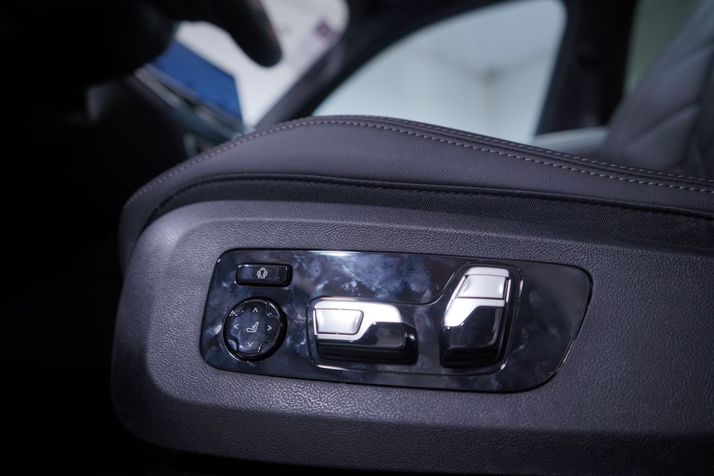 Thumbnail: 2026 BMW X5 - 12