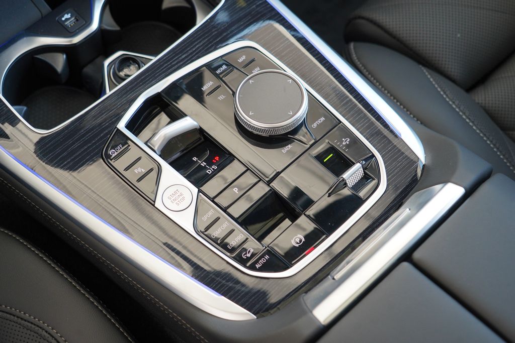 Thumbnail: 2027 BMW X7 - 18
